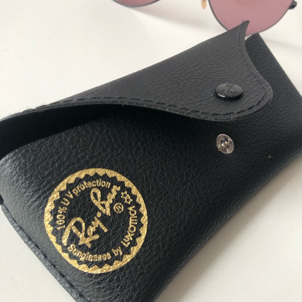 Ray-Ban Classic Aviators - Picture 4 of 5